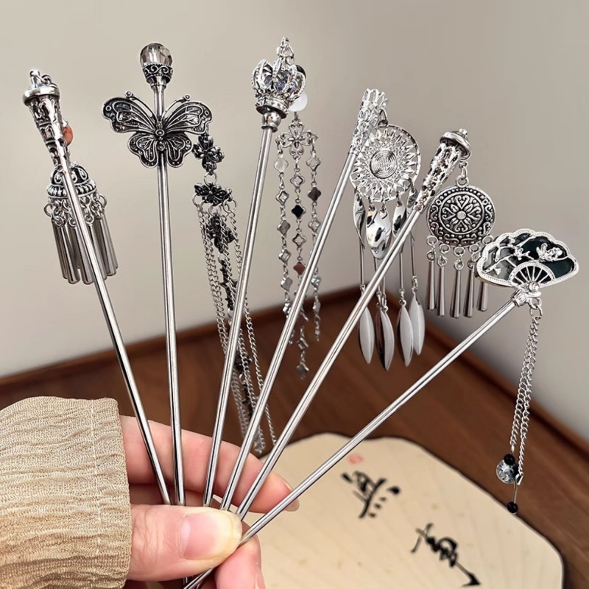Pearl Hair Pin - エレガントな女性のヘアピンアンティークシルバー蝶タッセルヘアスティックヴィンテージ中国風のメタルジュエリーヘアアクセサリーヘアピン