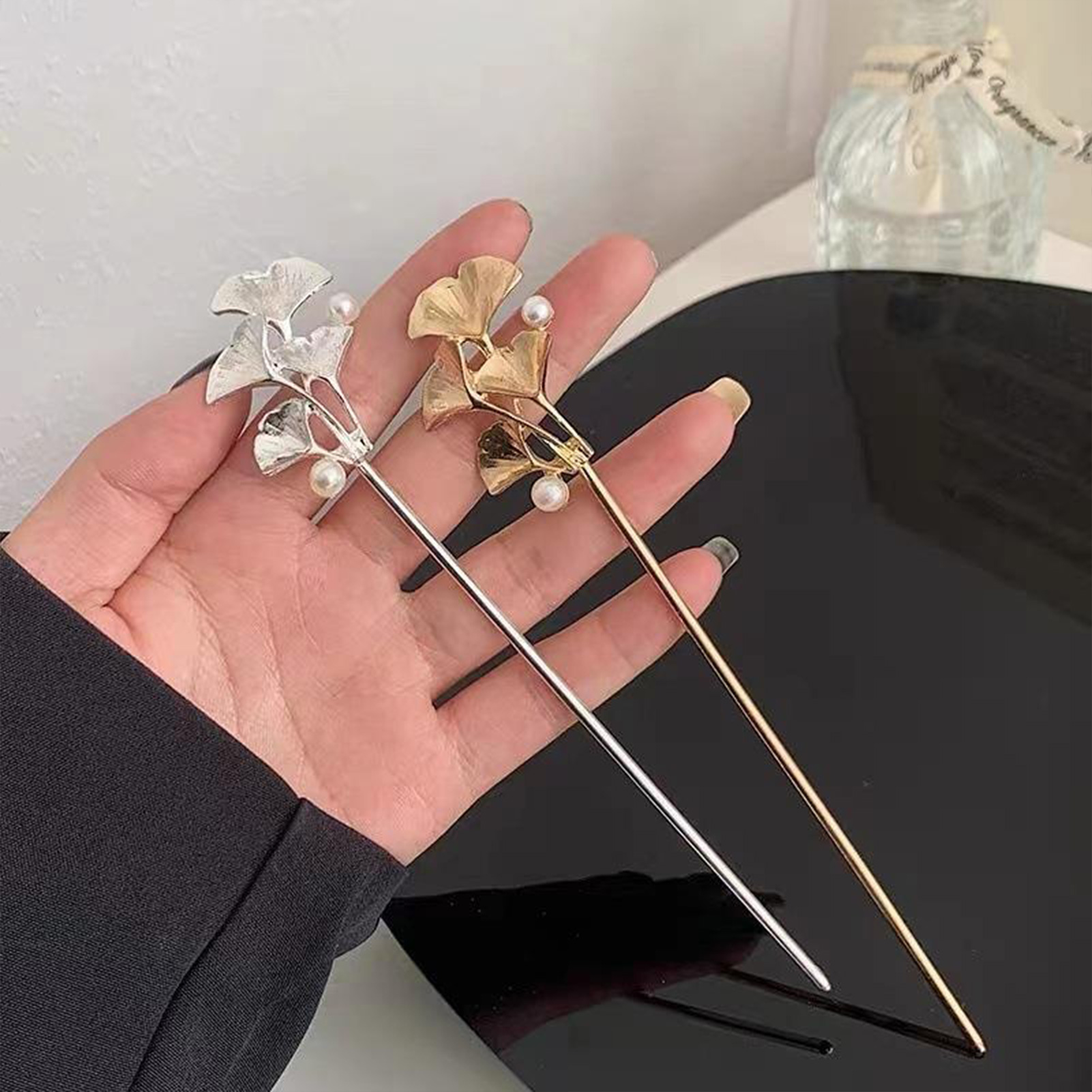 Pearl Hair Pin - イチョウの葉のヘアスティック女性用ゴールド/シルバーレトロパールヘアピン中国風の結婚式のヘアアクセサリーシンプルなヘアクラスプ