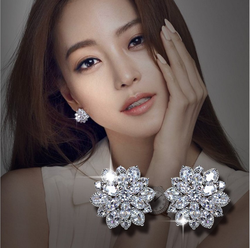 女性用ラボダイヤモンドイヤリング,大きな花,本物の925スタ - Statement Earrings Oversized のレビューと価格