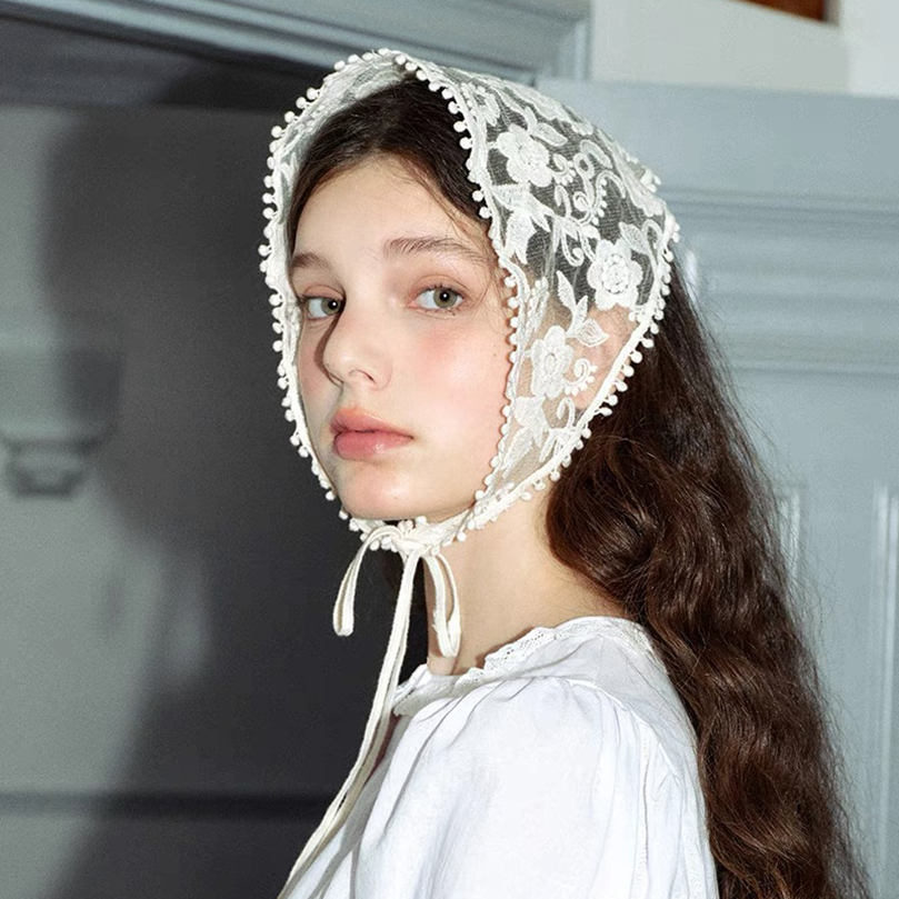 女性のための白い織りフローラルレースヘアスカーフ、レトロな三 - Women Accessories Photos のレビューと価格