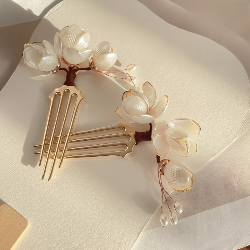中国風シェルマグノリアフラワーヘアコーム、パールタッセル付き - Women Accessories Photos のレビューと価格